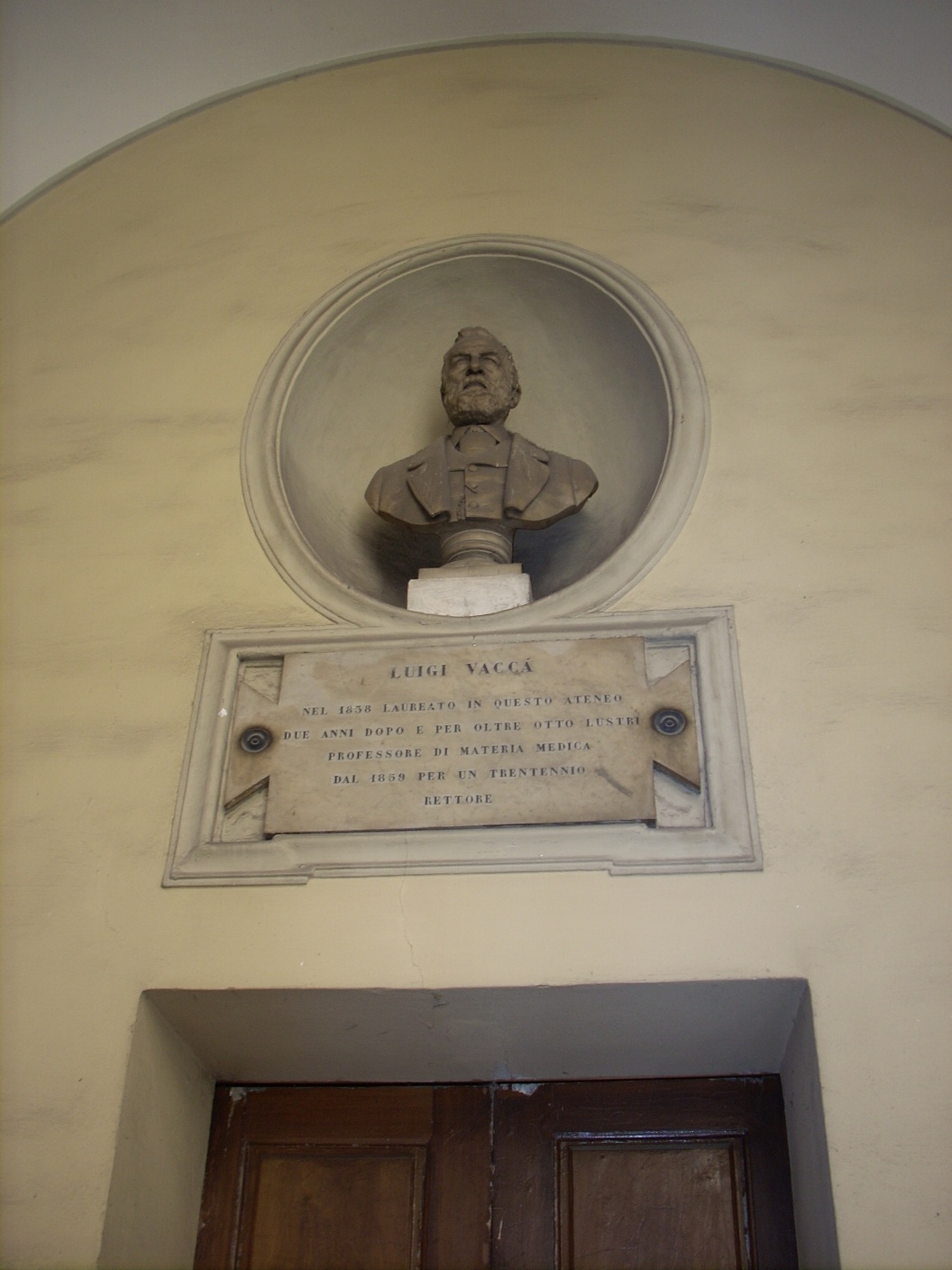 Luigi Vaccà's bust, University of Modena - 2.JPG